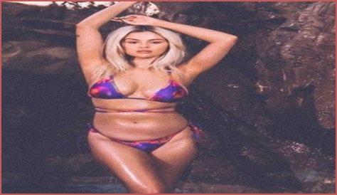 Fans go wild for Selena Gomez in untouched swimsuit pictures